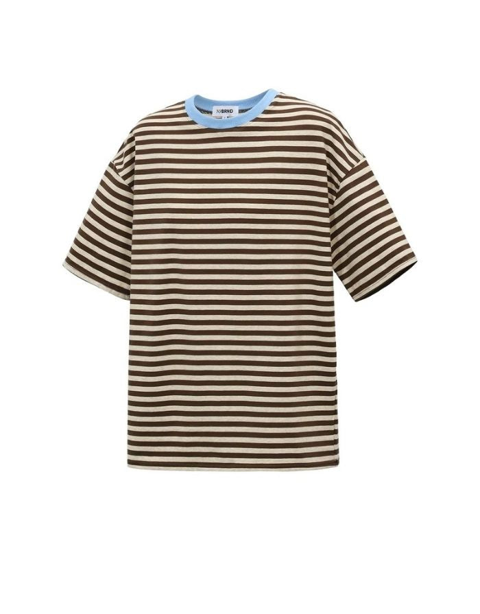 Dunkelbraun gestreiftes Blocked Striped Tee T-Shirt mit blauem Kragen aus Baumwolle mit bequemer Passform für den Alltag von der Seite