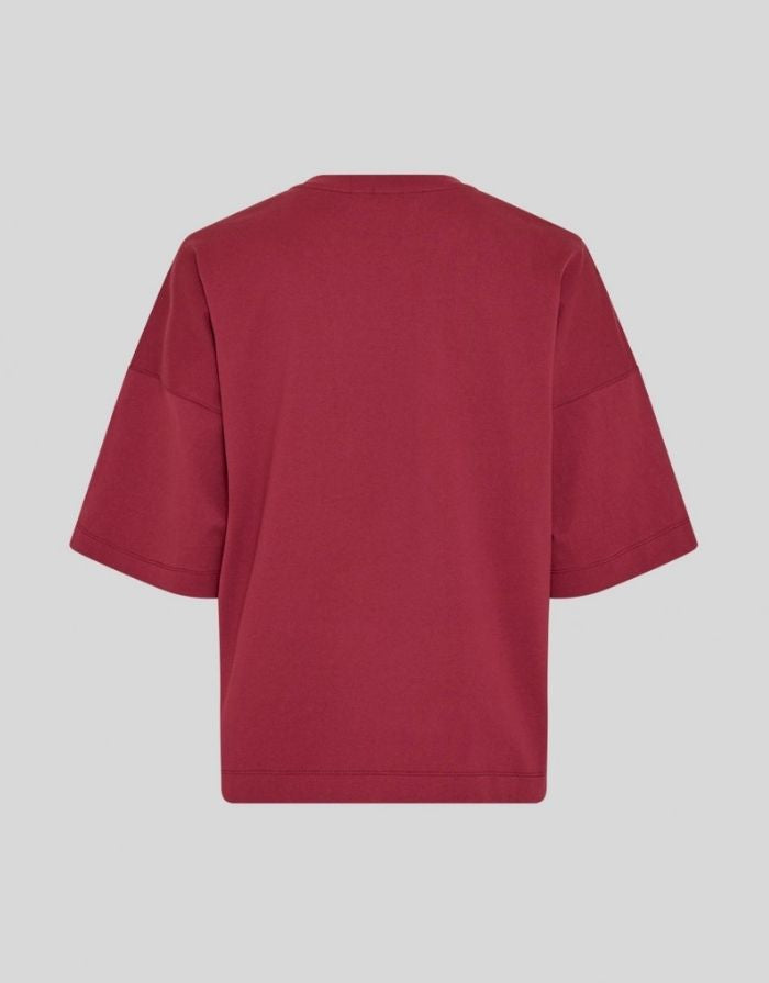 Tshirt Leana von Mich Copenhagen mit cropped Passform in der Farbe Rhododendron als Freisteller von hinten