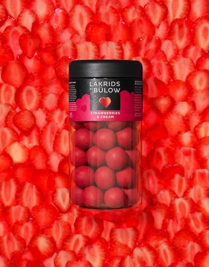 Lakrids by Bülow Strawberry & Cream Lakritz mit weißer Schokolade, Erdbeere und Sahne.