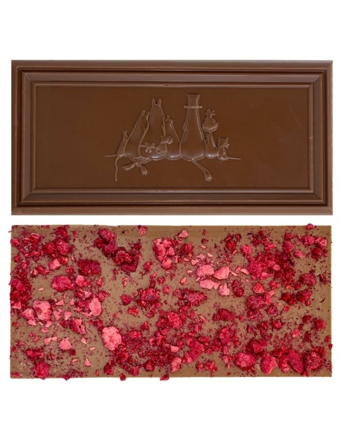 Moomin Bio-Schokoladentafel von Kalmar Chokladfabrik mit Milchschokolade und Himbeeren im Little-My-Design.