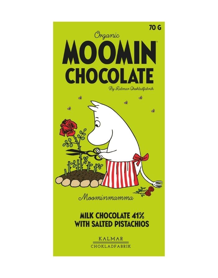 Bio-Vollmilchschokolade Moominmamma von Kalmar Chokladfabrik mit Pistazien und Salz in liebevoll gestalteter Moomin-Verpackung von vorne