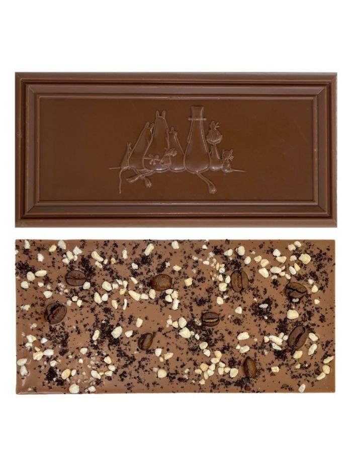 Moomin Bio-Schokoladentafel von Kalmar Chokladfabrik mit Milchschokolade, Kaffee und Krokant im Muminpapa-Design.