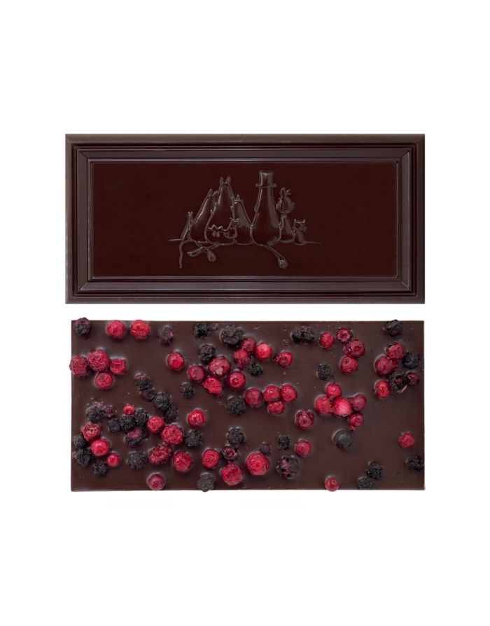 Bio-Schokoladentafel Moomintroll von Kalmar Chokladfabrik aus 70 % dunkler Schokolade mit Preiselbeeren und Blaubeeren.
