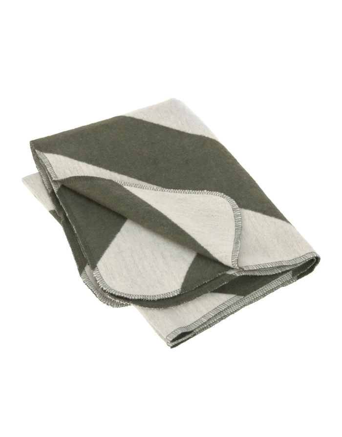 Hundedecke Ida M in Rose / Dark Olive – weiche, schadstoffgeprüfte Baumwollmischung, ideal für Hunde zu Hause oder unterwegs, pflegeleicht und in Österreich gefertigt.
