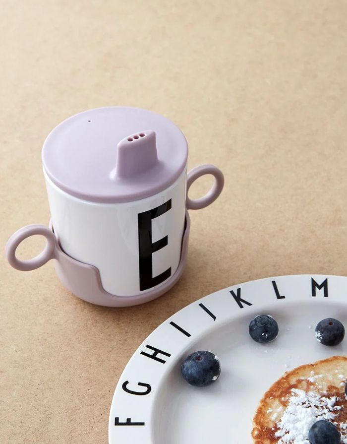 Design Letters Henkel Ash Rose für Ecozen Trinklernbecher, BPA- und BPS-frei, ergonomischer Kindergriff.