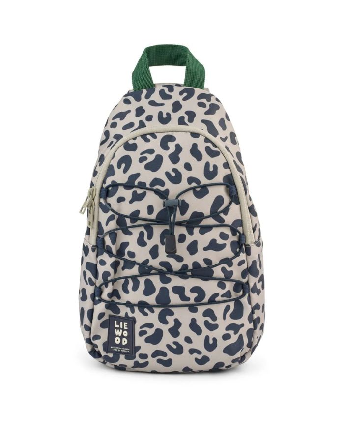 Liewood Ein-Schulter-Rucksack Phoenix in Mega Leo Mist Mix mit verstellbarem Gurt und 5 Litern Fassungsvermögen von vorne.