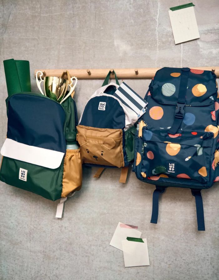 Liewood Rucksack Lennon in Garden Green Multi Mix mit Laptopfach, Flaschentasche und gepolsterten Schultergurten.