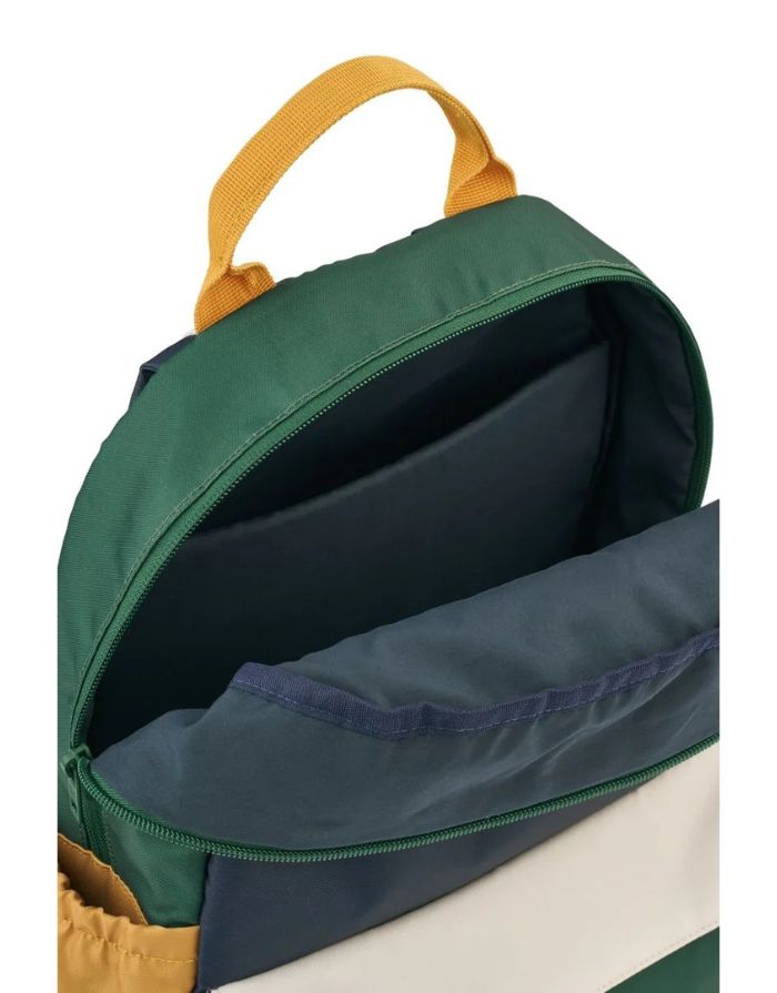 Liewood Rucksack Lennon in Garden Green Multi Mix mit Laptopfach, Flaschentasche und gepolsterten Schultergurten offen