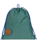 Turnbeutel Little Gang von Lässig in Dunkelgrün aus recyceltem Polyester, mit flexiblen Tragekordeln, Patch und 9,7 l Volumen, ideal für Sport und Alltag.