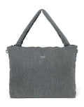 Studio Noos Wickeltasche aus Baumwolle in der färbe Denim Grey mit Reißverschluss, Innentaschen und integriertem Flaschenhalter.