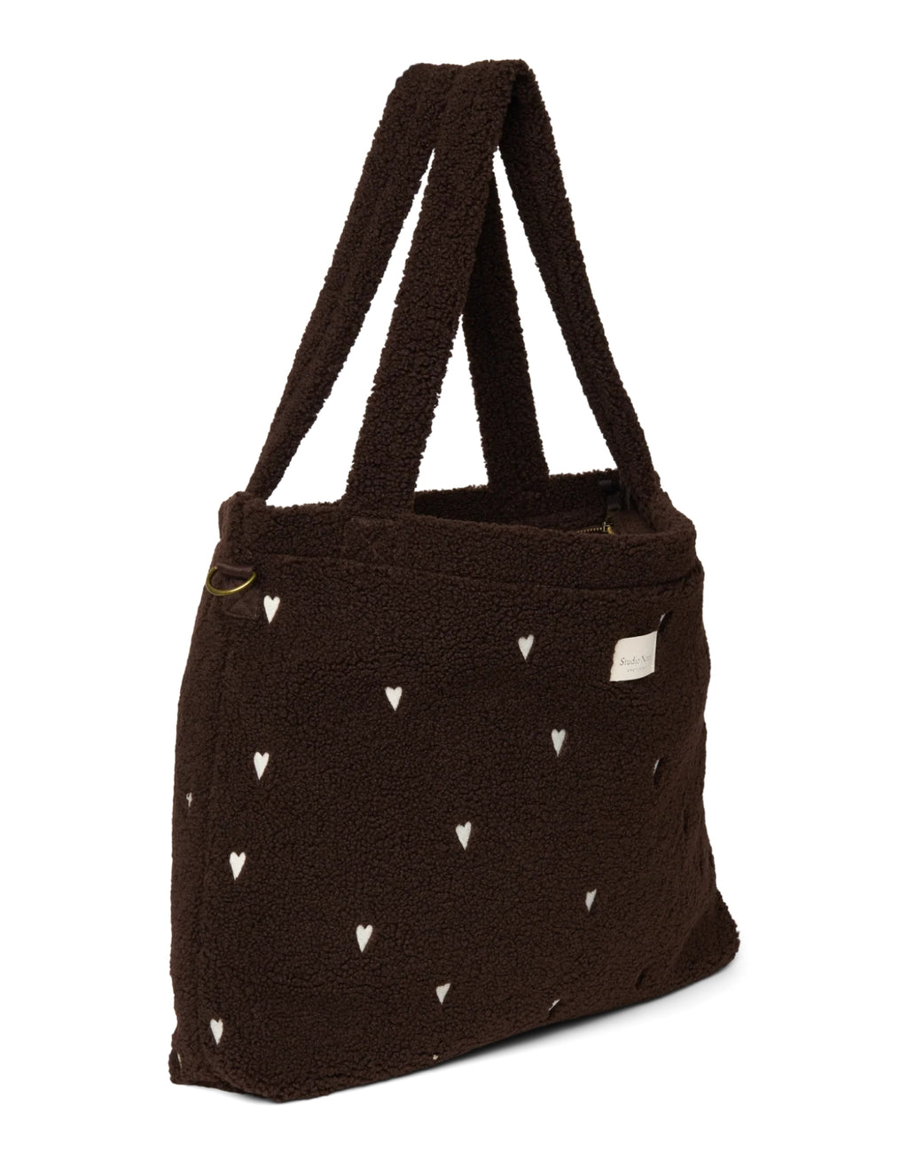 Schokoladenbraune Wickeltasche Chocolate Teddy Hearts von Studio Noos aus weichem Teddy-Material mit gestickten Herzen, Reißverschluss und praktischen Innenfächern.