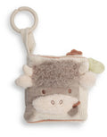 Weiches Stoffbuch Barn Buddies von Jollein mit Bauernhoftieren, Knisterelementen, Fühl-Labels, aufklappbaren Laschen und Spiegel für Babys von vorne