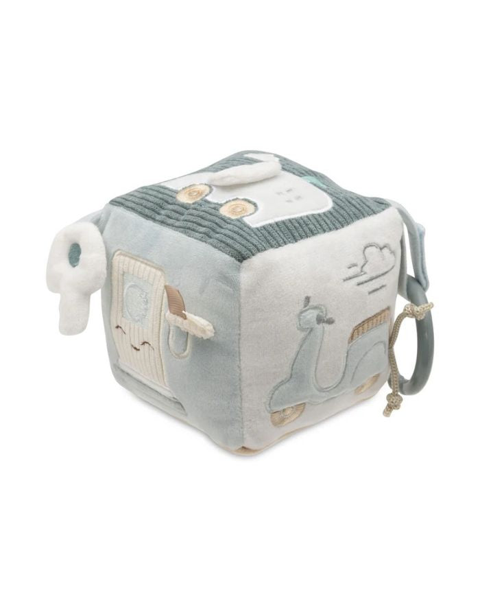 Jollein Aktivitäten-Würfel „On The Go“ – weicher Baby-Spielwürfel mit Schlüssel, Spiegel, Tankstellenmotiv und Ampel, Sea Green &amp; Biscuit, 10x10x10 cm, handwaschbar.