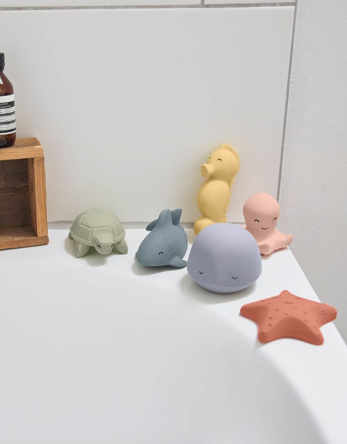 LÄSSIG Badewannenspielzeug Seestern aus BPA-freiem Naturkautschuk, weiche Form, integrierte Rassel, ideal für Babys und Kleinkinder, für Badewanne und Dusche.