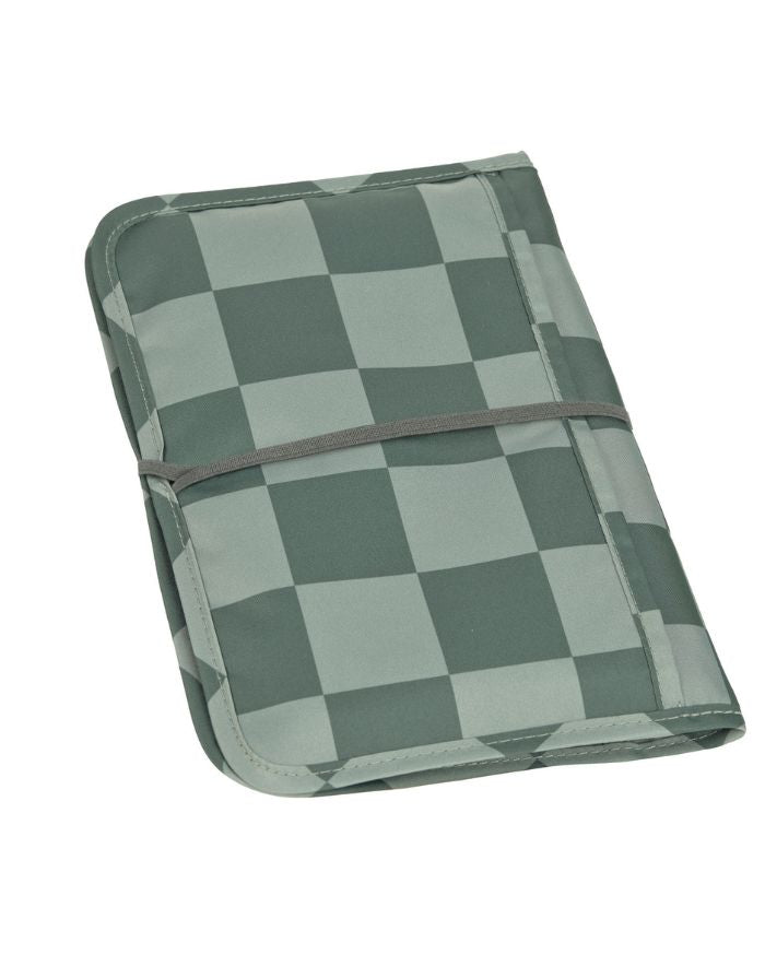 LÄSSIG Windeltasche mit Wickelunterlage in Olive – kompakte mobile Changing Pouch mit Fächern, Schnullerhalter & wasserabweisender Unterlage, ideal für unterwegs.