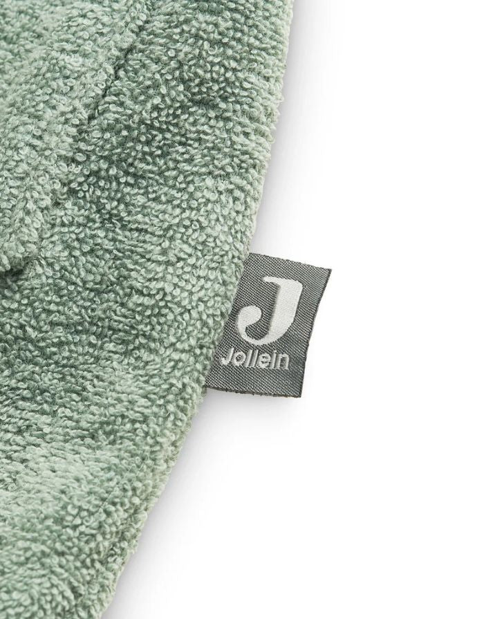 Jollein Kinderbademantel in der Farbe Ash Green aus weichem Baumwollfrottee mit Kapuze und Gürtel.