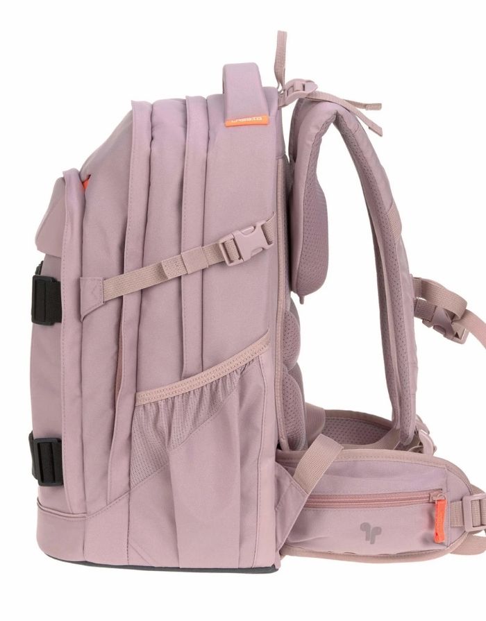 ALT Text: LÄSSIG BOLD Origin Schulrucksack in Mauve mit ergonomischem Rückensystem, 30 Liter Volumen und reflektierenden Details von der Seite