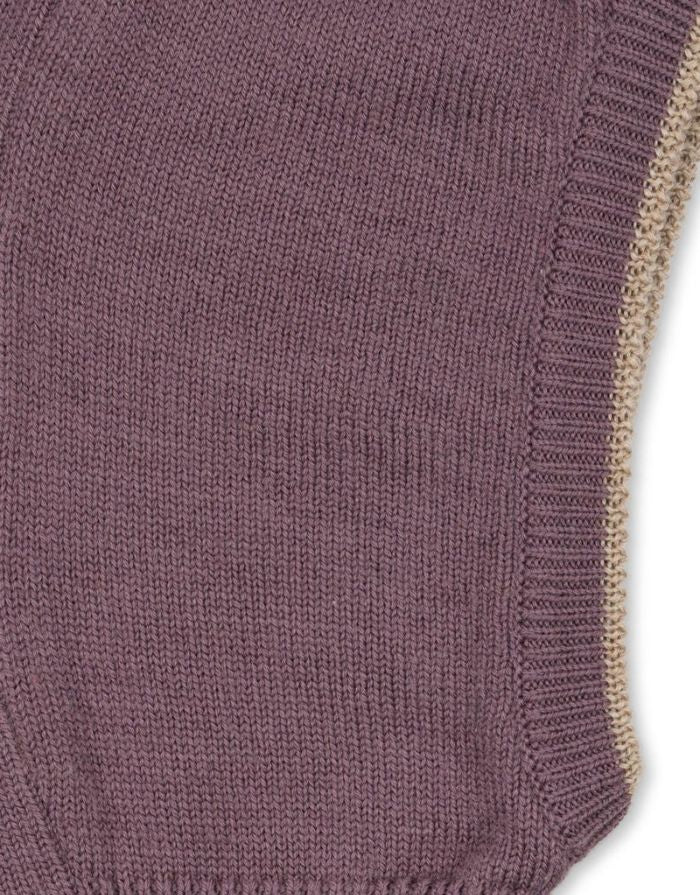 Louli Balaclava von Konges Sløjd in Hortensia aus 100 % Merinowolle.