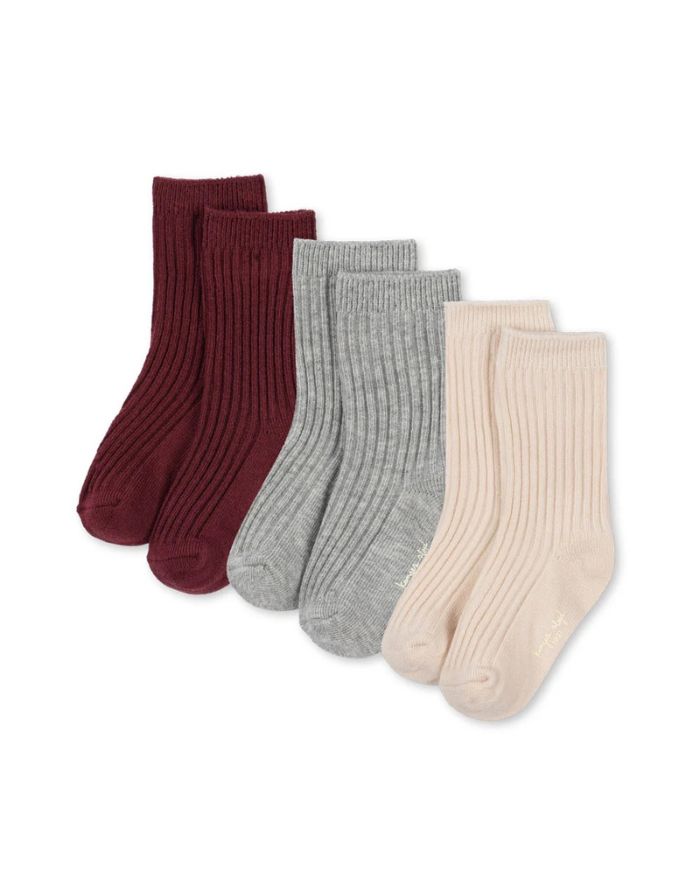 Drei Paar klassische Rib-Socken für Kinder in gedeckten Farben, aus weicher Baumwollmischung, zertifiziert nach OEKO-TEX, von Konges Sløjd.