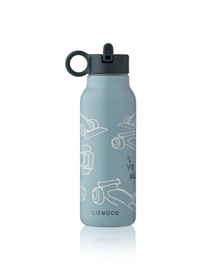 Liewood Trinkflasche Falk 350 ml in Race Cars/Beach Blue für Kinder mit auslaufsicherem Verschluss.