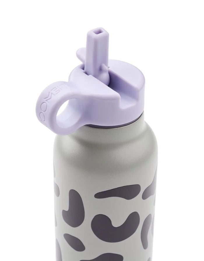 Trinkflasche von Liewood im Mega Leo Multi Mix mit 500ml Fassungsvermögen und violettem Verschluss