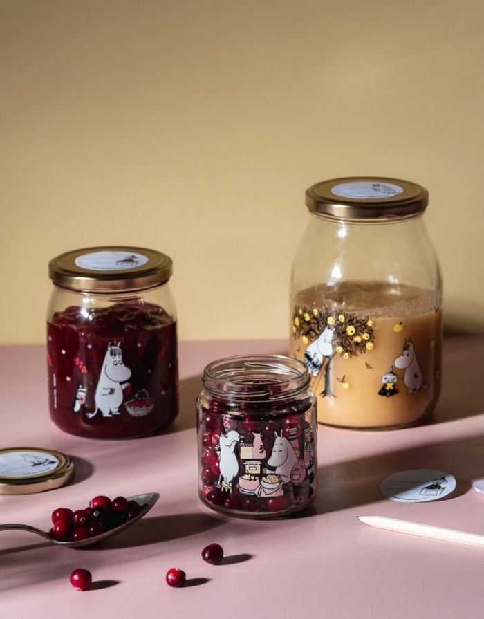 Moomin Schraubglas mit 1 Liter Fassungsvermögen für Marmelade oder ähnliches von Muurla mit mehr Moomin Schraubgläsern mit Marmelade 