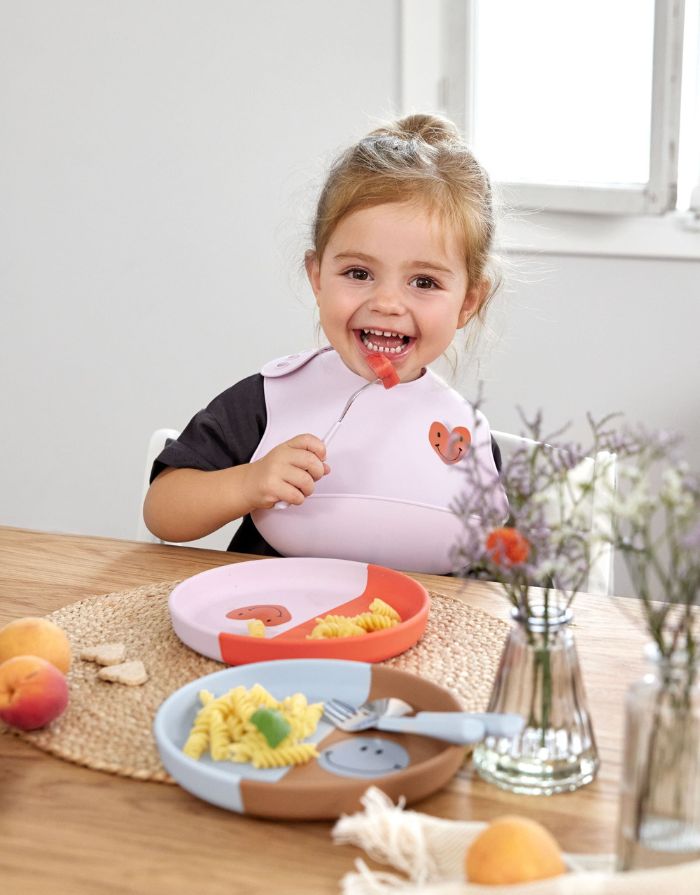 LÄSSIG Kinderteller Silikon Happy Rascals Smile, bruchfest, BPA-frei, flexibel, spülmaschinen- und mikrowellengeeignet, blau, ideal für Kinder ab 6 Monaten.