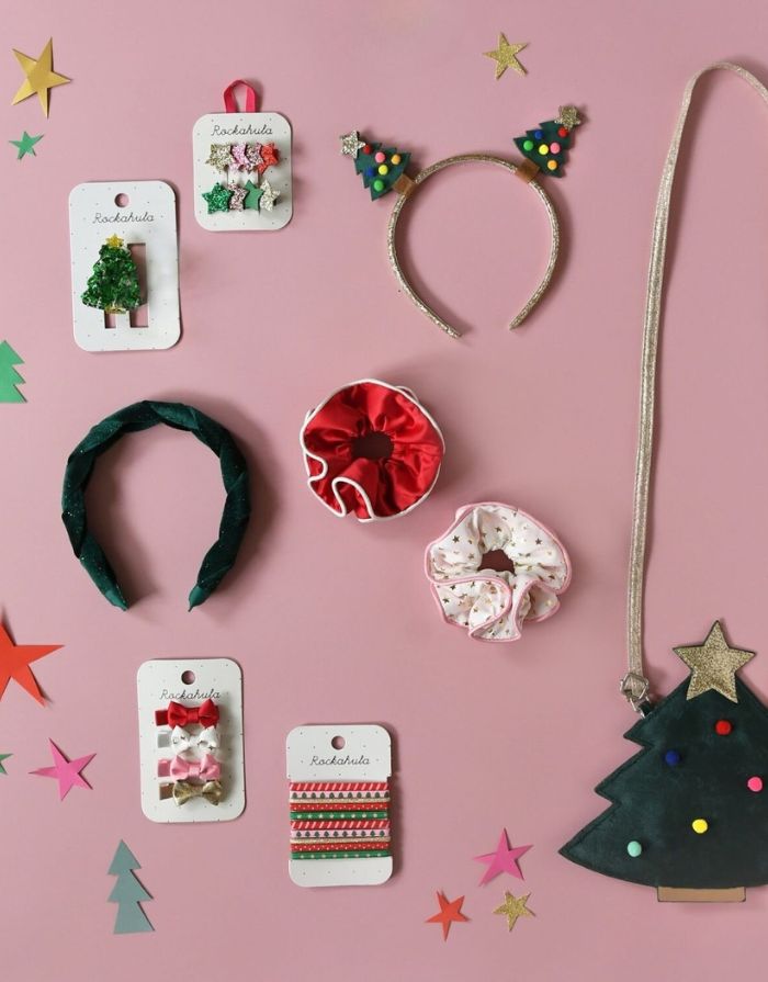 Festliche Rockahula Weihnachts-Haaraccessoires mit glitzernden Details und fröhlichen Farben – liebevoll gestaltet für kleine und große Winterträume.