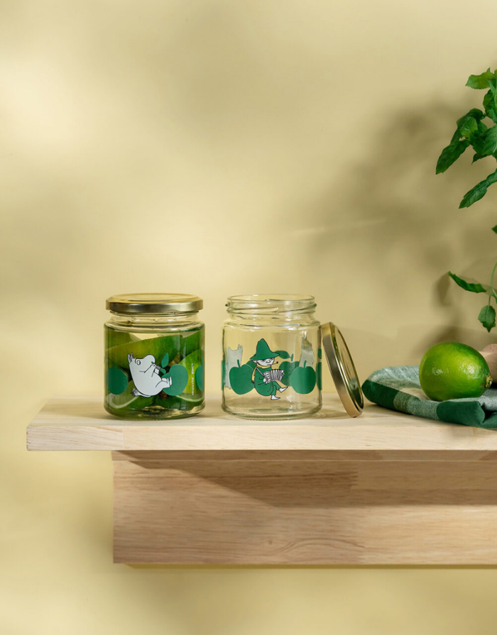 Muurla Glas mit Schraubdeckel Joyful Apples 0,3 Liter mit Muminmotiv und Metalldeckel