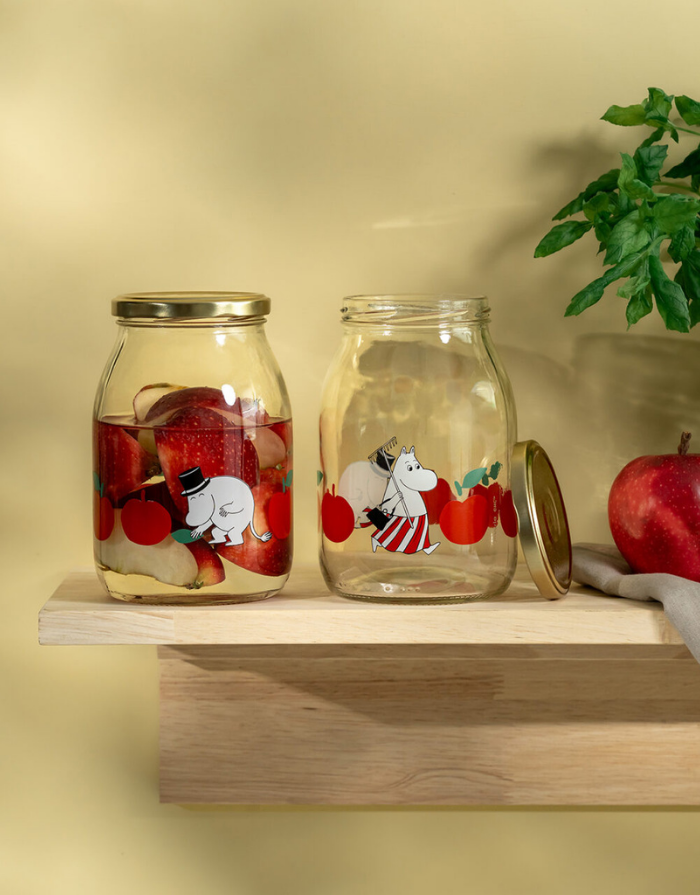 Muurla Glas mit Schraubdeckel Joyful Apples 1 Liter mit Muminmotiv und Metalldeckel