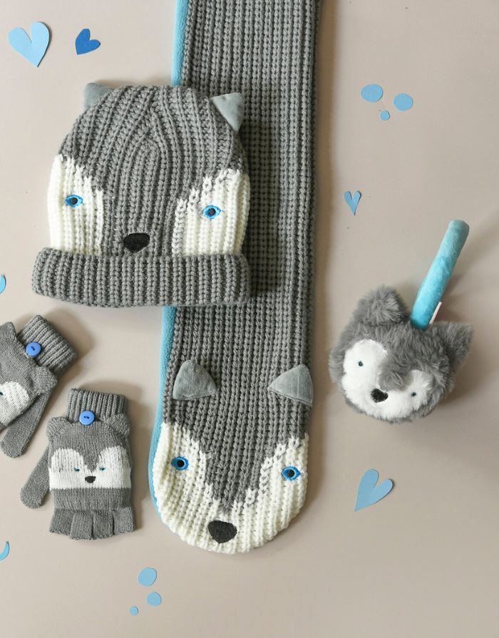 Flauschige Rockahula Ohrenwärmer in fröhlichen Farben mit liebevollen Details – warm, weich und perfekt für kalte Wintertage.