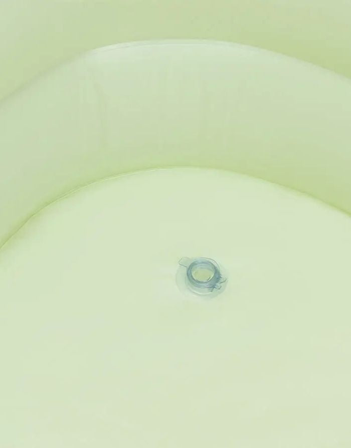 Kinderpool Matcha von Swim Essentials in modernem Grün mit 350 Litern Fassungsvermögen und großzügigem Platz zum Planschen.
