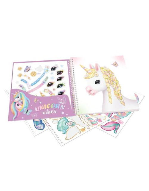 Ylvi Create Your Special Unicorn Stickerbuch mit 24 Einhornköpfen und 11 bunten Stickerbögen zum kreativen Gestalten.