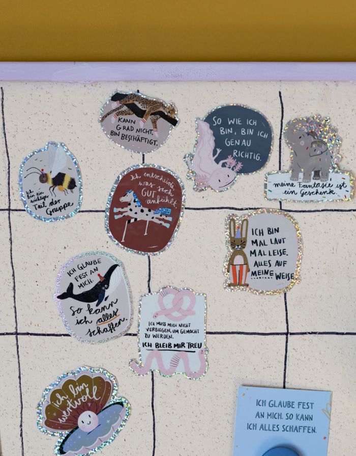 Glitzersticker von Liesels Wicht mit liebevollem Motiv und motivierender Botschaft für Kinder auf glänzendem Glitzervinyl.