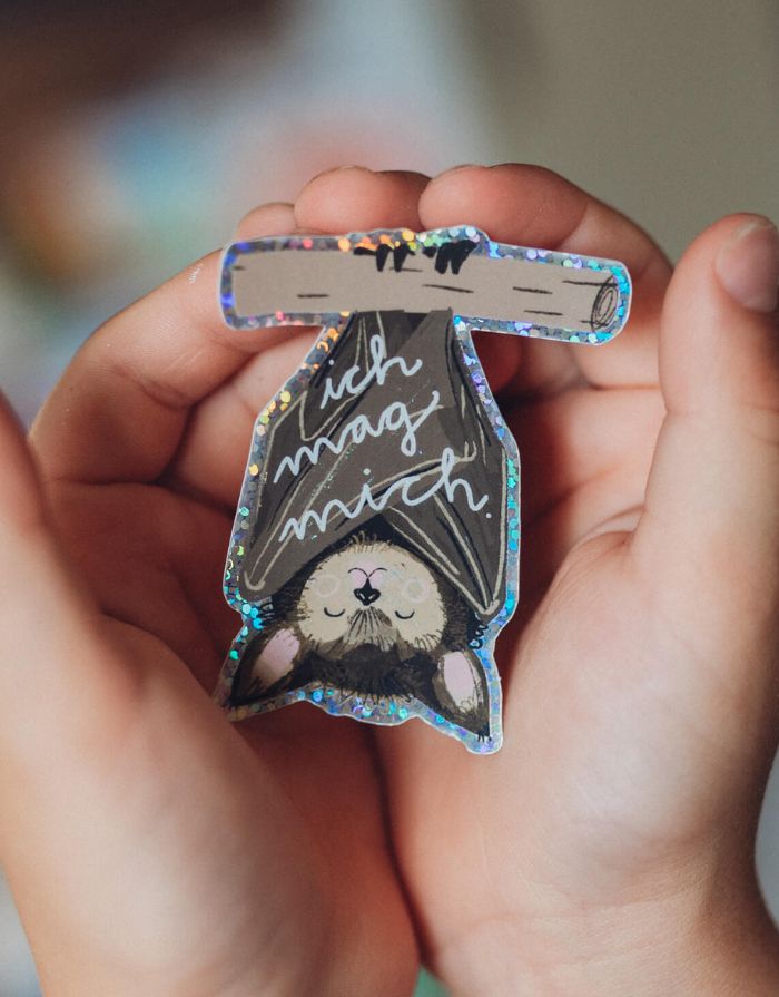 Glitzersticker von Liesels Wicht mit liebevollem Motiv und motivierender Botschaft für Kinder auf glänzendem Glitzervinyl.