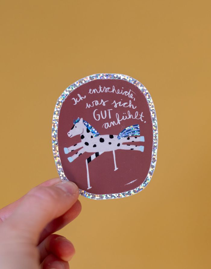 Glitzersticker von Liesels Wicht mit liebevollem Motiv und motivierender Botschaft für Kinder auf glänzendem Glitzervinyl.