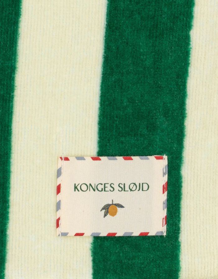 Strandtuch Antique Stripe von Kongos Slojd aus 100 % Bio-Baumwolle in großzügigem Format, weich und saugfähig