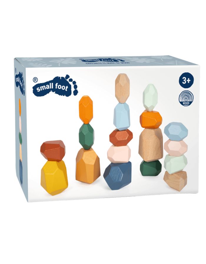 18 naturfarbene Balanciersteine Safari aus Holz von small foot, verschiedene Größen und unregelmäßige Formen, ideal zum Stapeln und Balancieren.