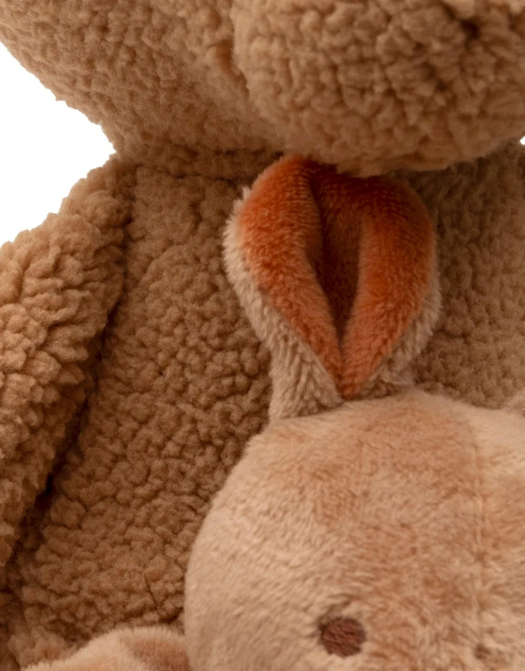 Weiches Kuscheltier Kangaroots von Jollein mit großem Känguru und herausnehmbarem Känguru-Baby im Beutel.