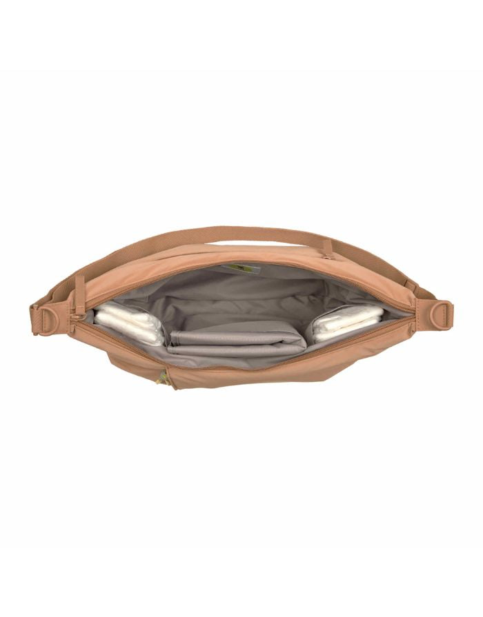 LÄSSIG Lunua Wickeltasche in Almond – große Bum Bag mit Wickelzubehör, vegan, recycelt & pfc-frei, mit Neon-Details und Kinderwagenbefestigung.