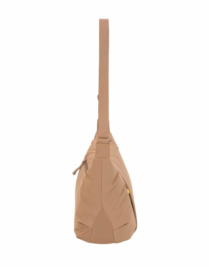 LÄSSIG Lunua Wickeltasche in Almond – große Bum Bag mit Wickelzubehör, vegan, recycelt & pfc-frei, mit Neon-Details und Kinderwagenbefestigung.