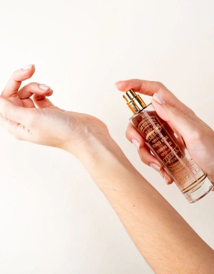 Eau de Toilette Irisblütenblätter 50ml von Panier des Sens, pudrig-anspruchsvoller Duft mit Iris Absolue, Zeder und Moschus