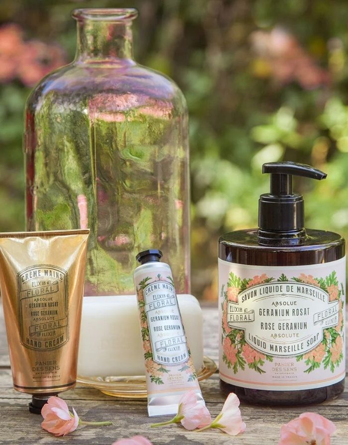 Handcreme Spritzige Rosengeranie 30ml von Panier Des Sens, Mini-Handcreme mit Olivenöl und Rosengeranie Absolue für hydratisierte, weich duftende Hände.