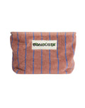  Bongusta Naram Kosmetiktasche in Camel und Ultramarine mit Streifenmuster und Reißverschluss.