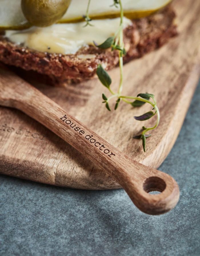  House Doctor Buttermesser Eya Natur 4er Set aus Akazienholz mit natürlicher Maserung.