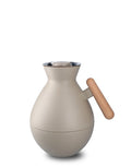 Rosendahl Stay Warm Thermoskanne in Sand mit Buchenholzgriff und 1 Liter Fassungsvermögen im skandinavischen Design.