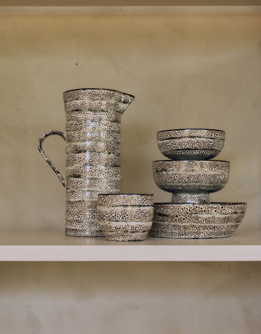 Tiefe Pasta Bowl aus der 70s Ceramics Kollektion von HKliving aus glasiertem Steingut in Multicolour mit 800 ml Fassungsvermögen.