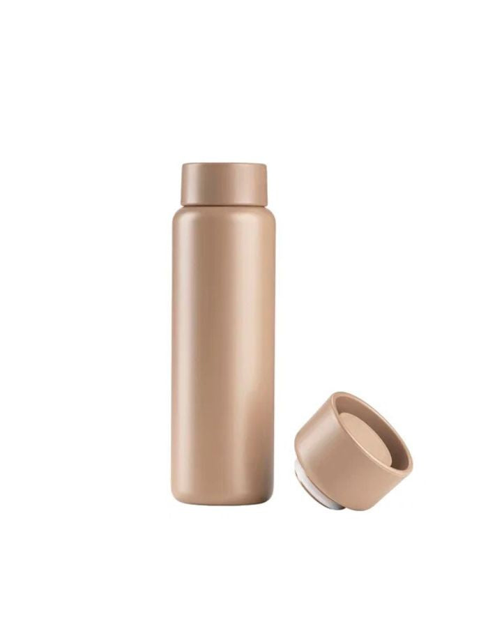 Zone Denmark Singles Thermobecher Camel 650 ml aus Edelstahl mit Klickdeckel und Schraubverschluss, isolierter Coffee to go Becher in Braun