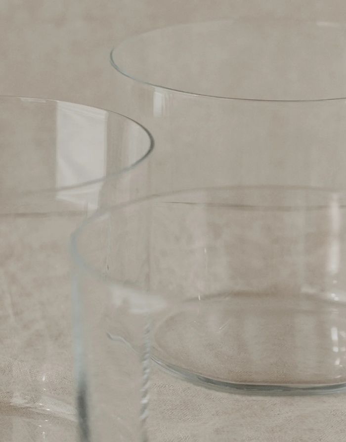 Eulenschnitt Trinkglas 4er Set aus Glas mit minimalistischer Form und Gravur im Boden.