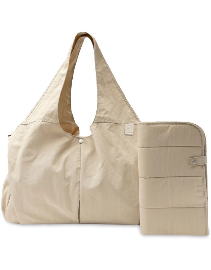 Jollein Urban Wickeltasche mit wasserabweisender Oberfläche und vielen praktischen Fächern.